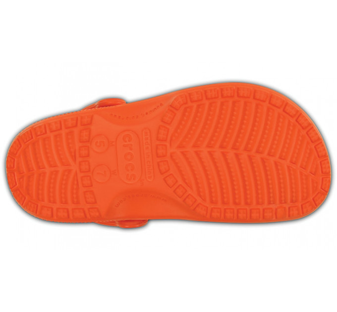Crocs Classic Tangerine (817) – стильний комфорт у мандариновому дизайні